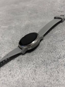 Garmin Vivoactive 4S – Gray/Silver 38mm, ako nové