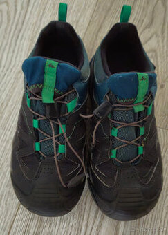 Turistické topánky zn. Quechua