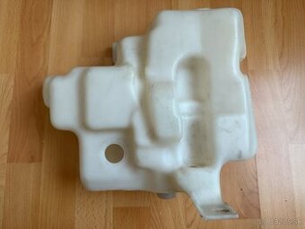 Nádržka ostrekovačov 2 Golf IV