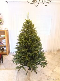 Umelý vianočný stromček 3D