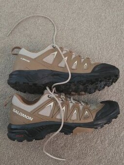 Predám detské turistické topánky