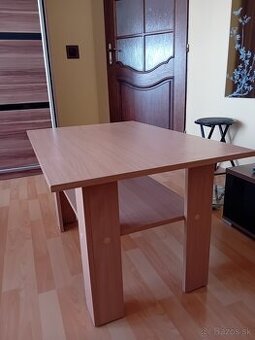 Konferenčný stolík