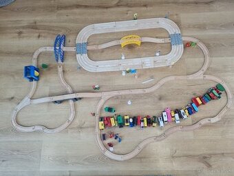 Drevená vláčiková dráha