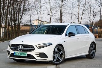 Mercedes-Benz A trieda A250e AMG LINE AT8
