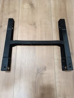 Rám (konzola) predného pravého sedadla VW Caddy III