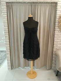 Jednoduché krátke spoločenské šaty čierne - 1