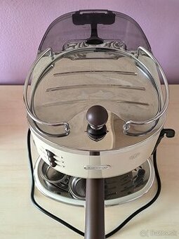 Pákový kávovar Delonghi