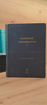 Väčšie množstvo rôznych kníh 3