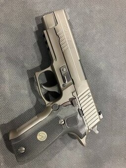 Sig Sauer P226 Legion