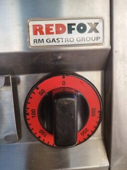 Red fox gril