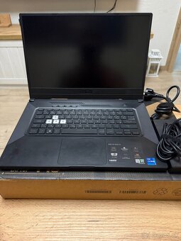 Predám ASUS TUF Dash F15 - i7/RTX 3050 Ti/16 GB RAM/1 TB SSD