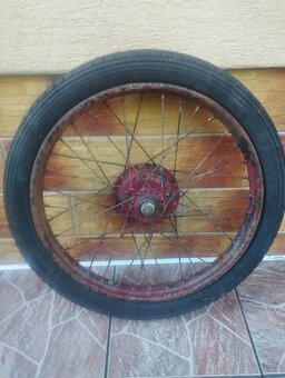 Kolesá ,CZ 125,CZ 150 ,manet 90