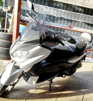 Yamaha xmax 125