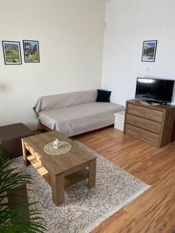 Konferenčný stolík