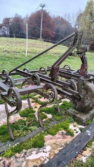Kultivator, vyorávač, pluh, plečka