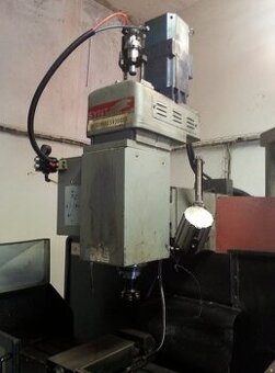 Použitá frézka SYNTAK CNC M6, r. v. 2012