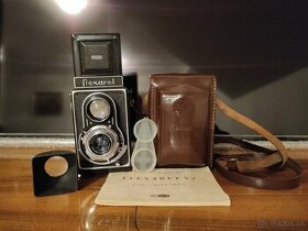 Starý fotoaparát Flexaret z navodom