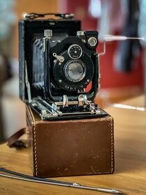 Starý mechový hostorický fotoaparat