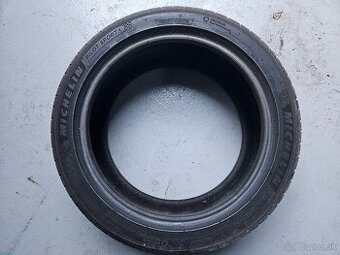 Pneu 225/45R17