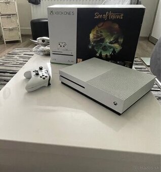 Predám Xbox One S (1TB)