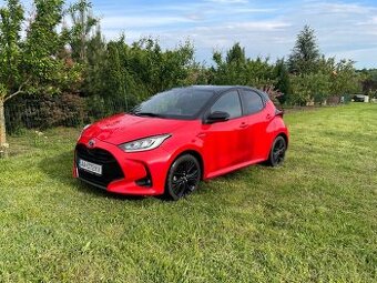 Predám Toyotu Yaris Hybrid