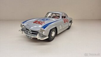 1:18 MERCEDES-BENZ 300SL No. 452
