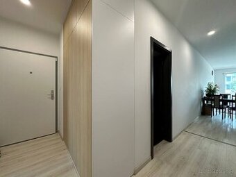 Na prenájom zariadený 3 izbový byt s balkónom v NUPPU