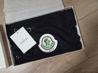 Moncler šál