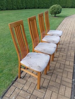 Jedálenská stolička