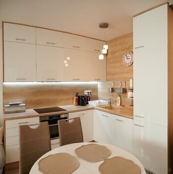 Na prenájom 2-izbový byt v Arborii s parkovaním v garáži - 1