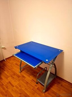 Počítačový stolík