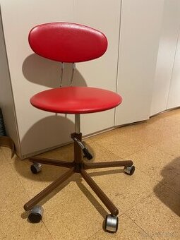 Retro stolička na kolieskach