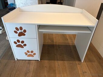 Detsky pisaci stol
