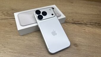 Apple iPhone 17 Pro 256GB strieborný
