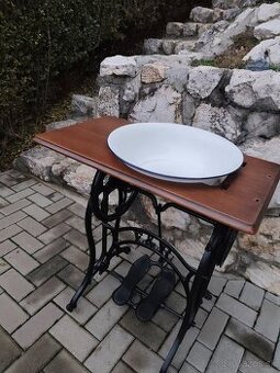 Krásny kúsok umývadlo 150r. stará konštrukcia