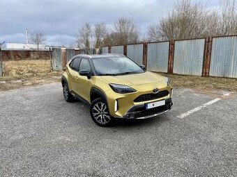 Predám TOYOTA Yaris Cross 1.5 HYBRID málo najazdených km