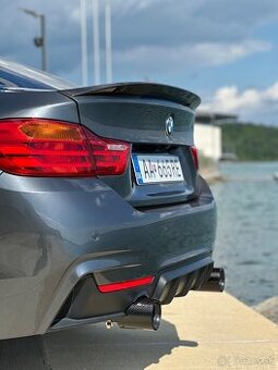 BMW M PERFORMANCE zadný difuzor