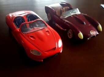 autíčka  J.BOND, BMW Z3, A.MARTIN PB5, FERRARI,...