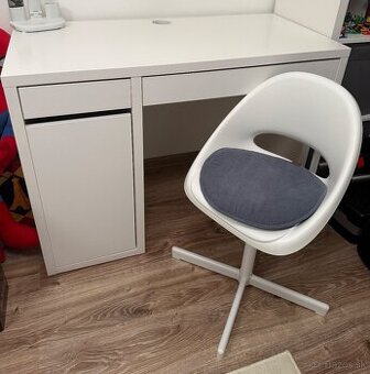 Predám stôl a stoličku