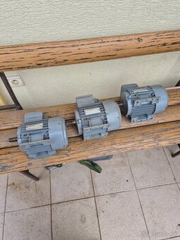 Prdam elektromotory 3ks 80e kus