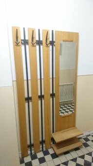 Pekná chodbová stena