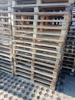 Ponúkam firmám odvoz nepotrebných paliet