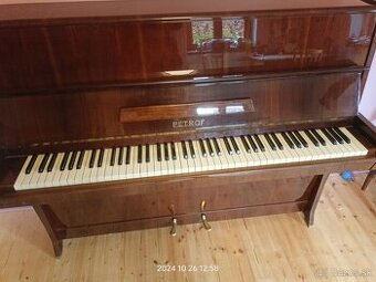 Piano Petrof - Sleva