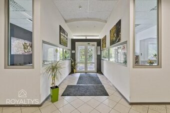 IHNEĎ VOĽNÉ | Priestranné skladové priestory so zázemím