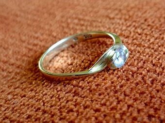 zlaty prsten 14k. 585/1000 Váha - 1.85gr
