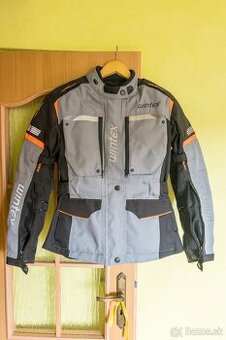 Dámske motorkárske oblečenie