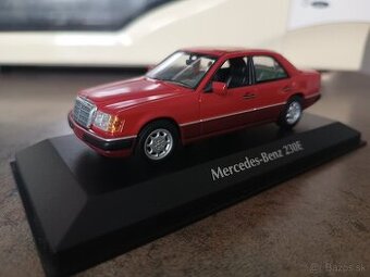 1:43 Mercedes Benz