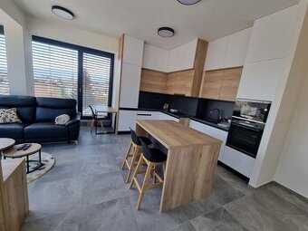 2i byt v centre PIANO RESIDENCE s garážou a klímou