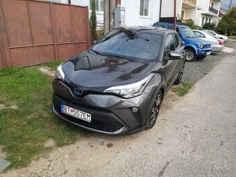 Predám Toyotu CHR hybrid