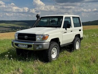 Toyota Land Cruiser 70 3.0 TDI